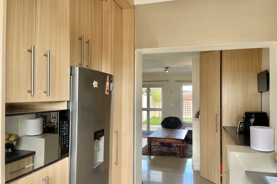 2 Bedroom Property for Sale in Ottery Western Cape